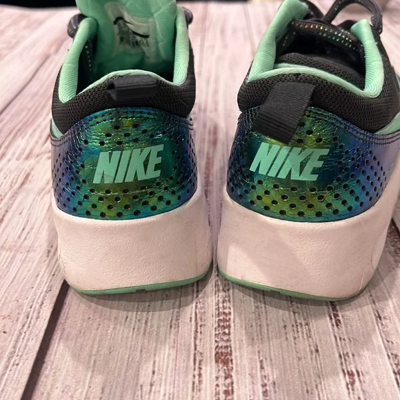 Nike Air Max Tennis Shoes - Picture 5 of 11